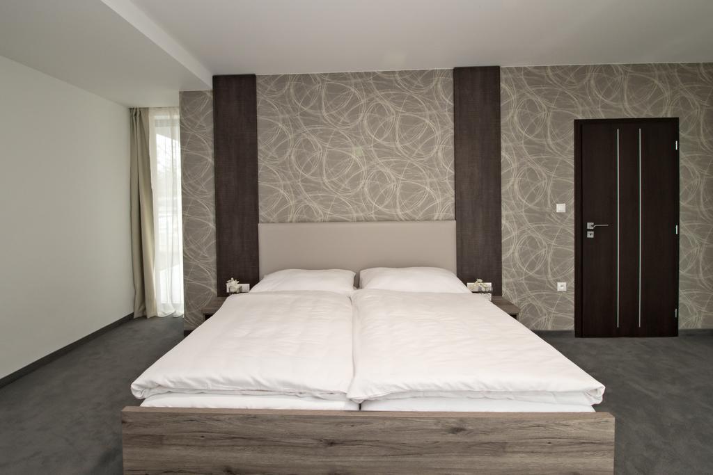 Guest House Frizzante Turčianske Teplice Quarto foto